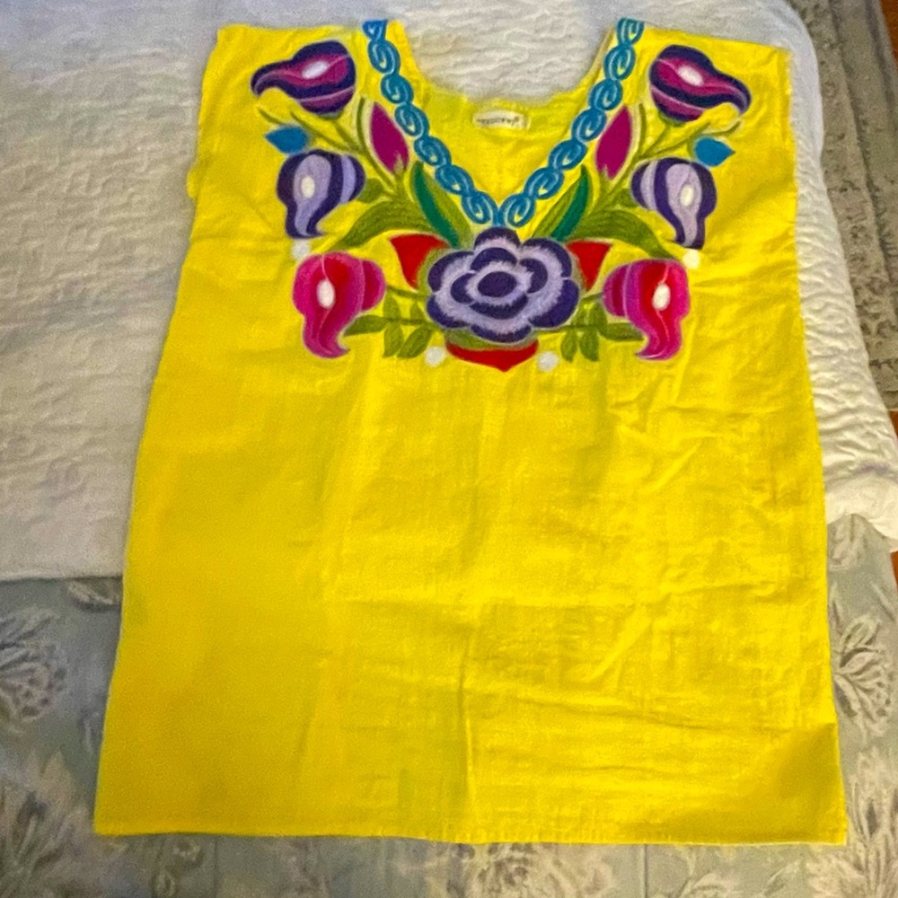 Yellow embroidered Mexican Oaxican cotton blouse M